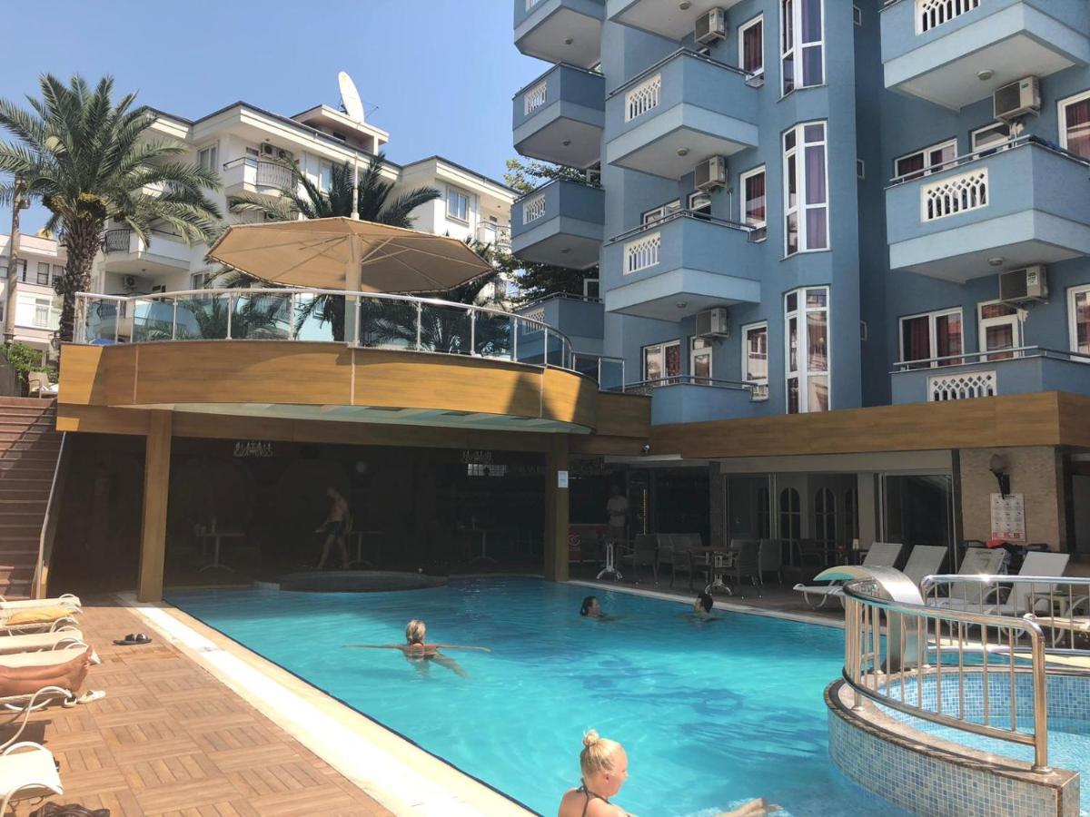 Lavinia & Apart Otel 3*