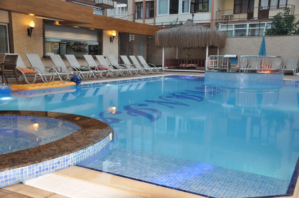 Apart Otel Lavinia & 3*