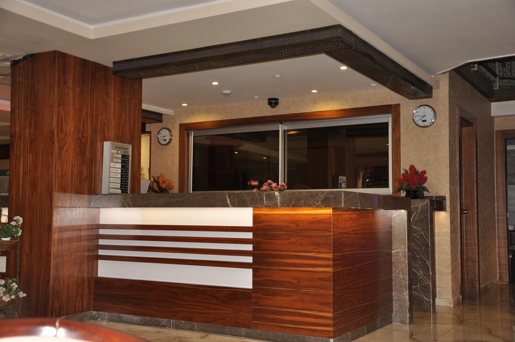Apart Otel Lavinia & 3*