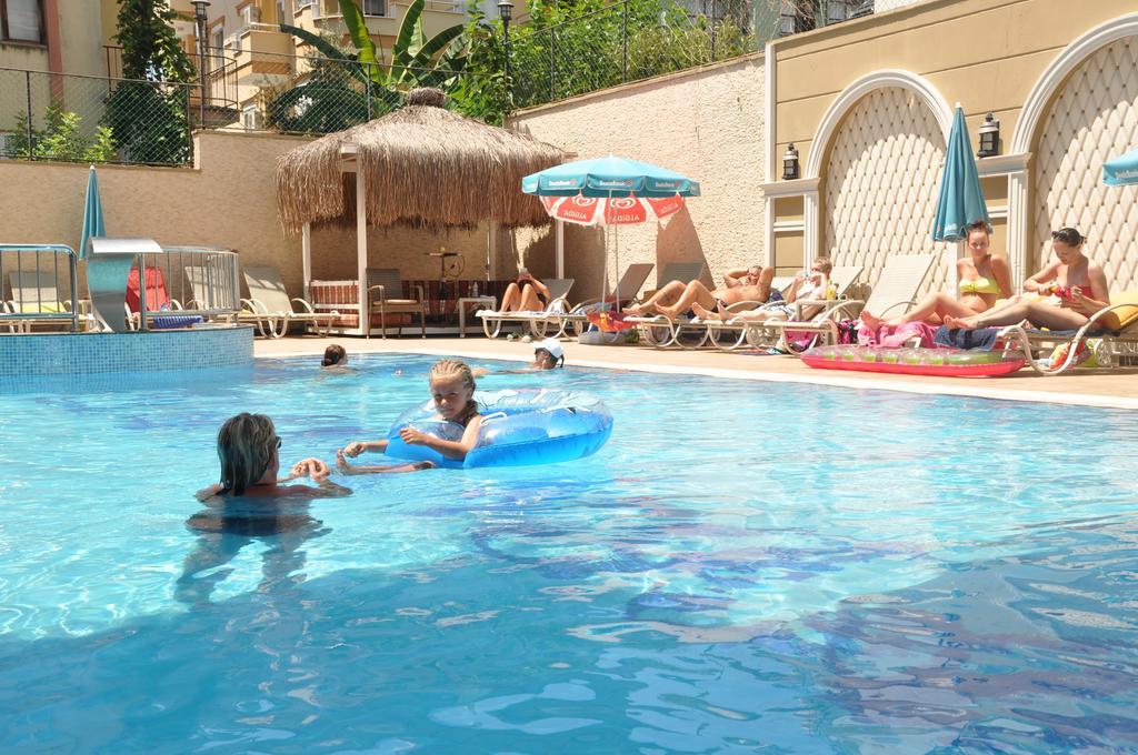 Apart Otel Lavinia &